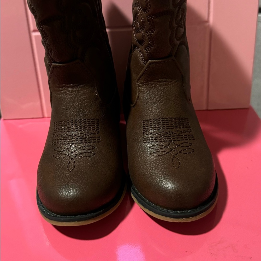 Cowgirl boots worn once like new